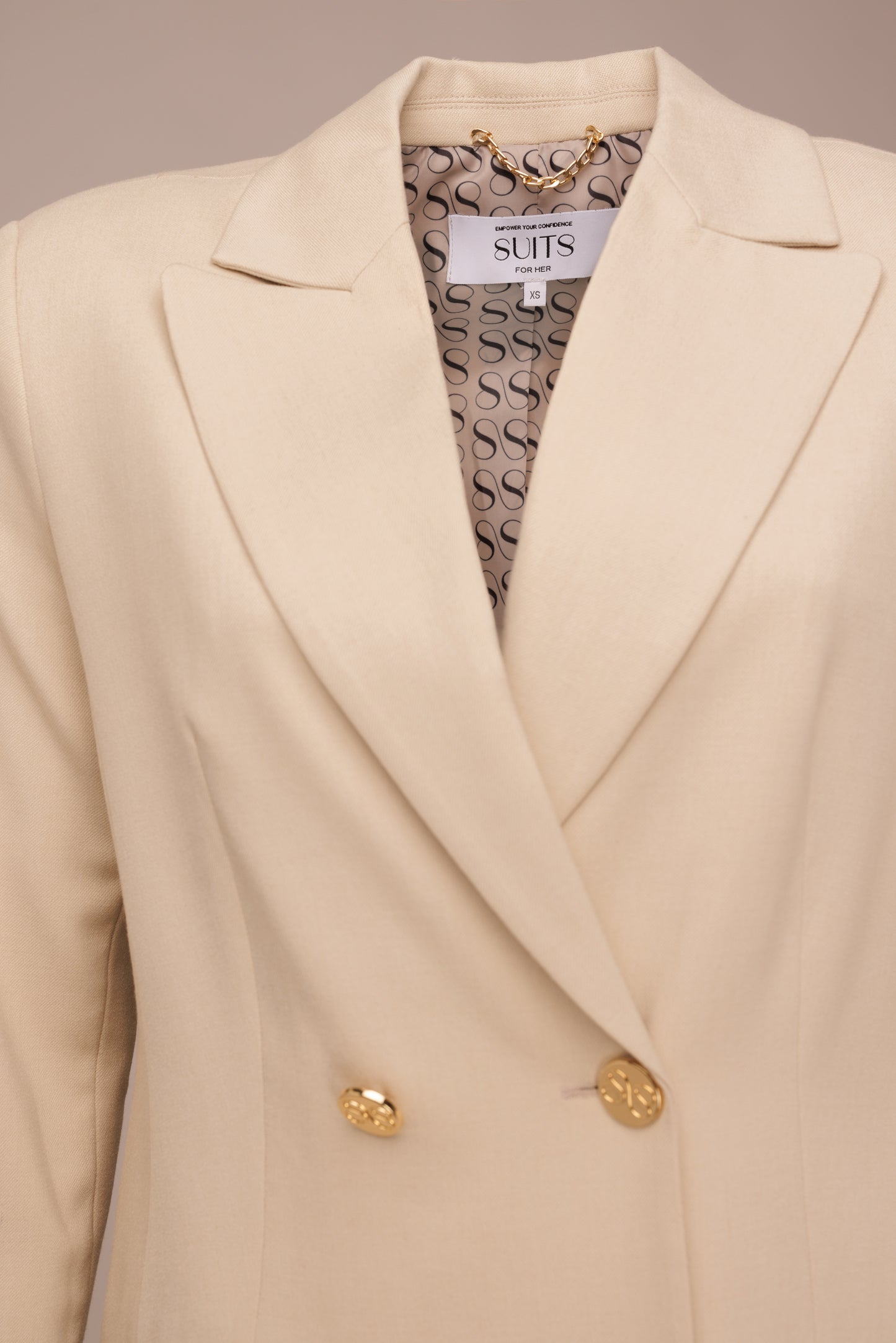 Nora Blazer Lang - Beige met gouden details