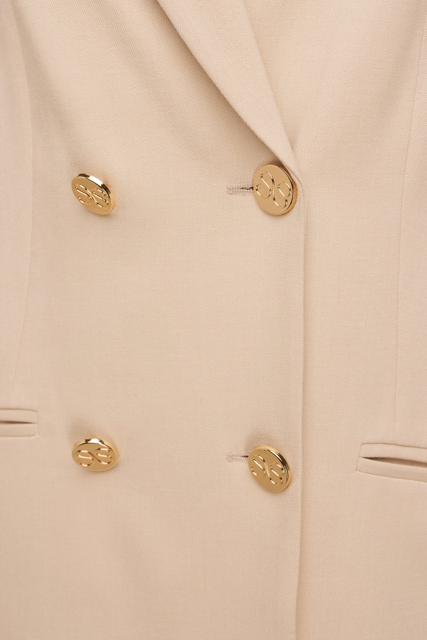 Nora Blazer Lang - Beige met gouden details