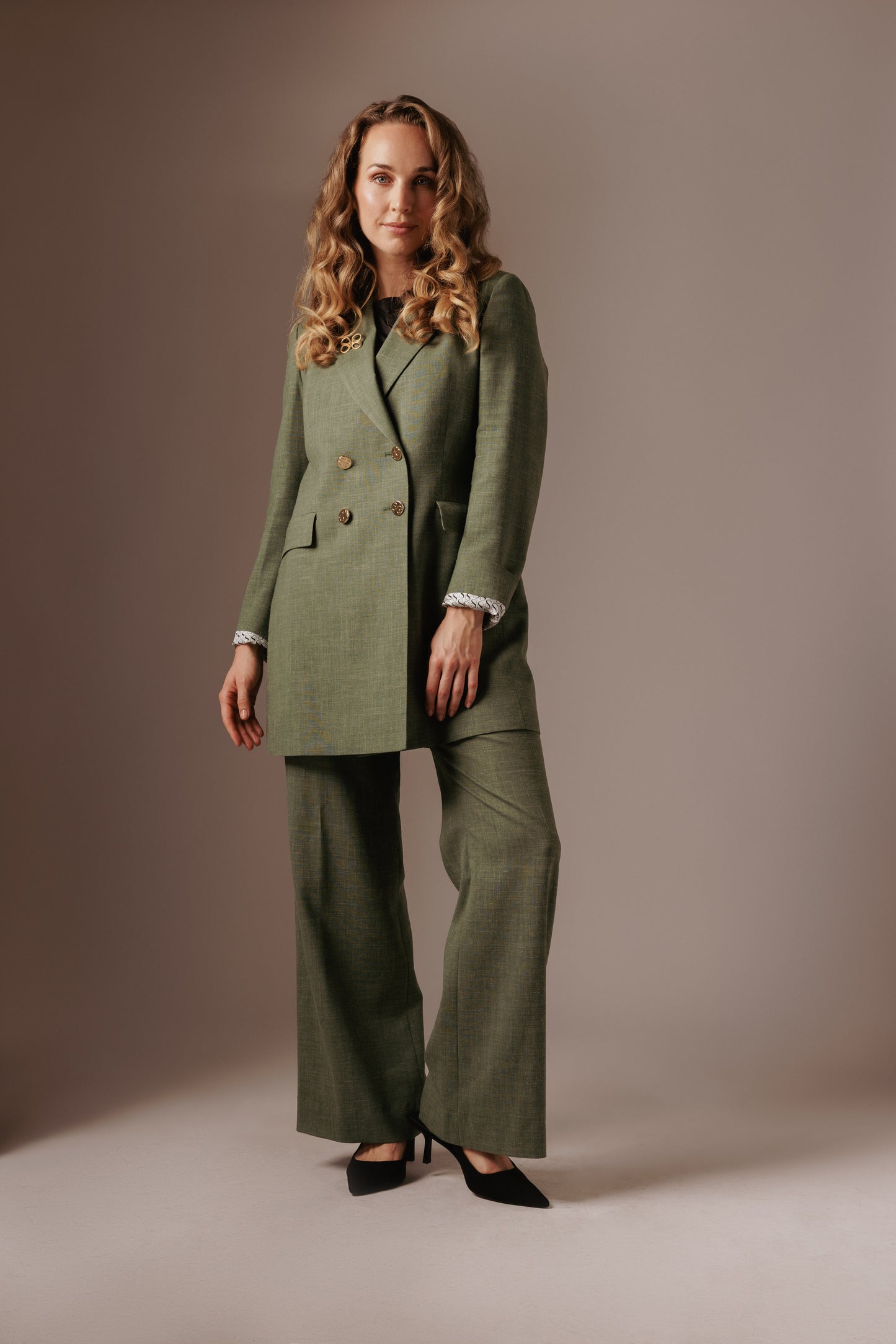 Hannah Blazer Lang - Mosgroen met gouden details