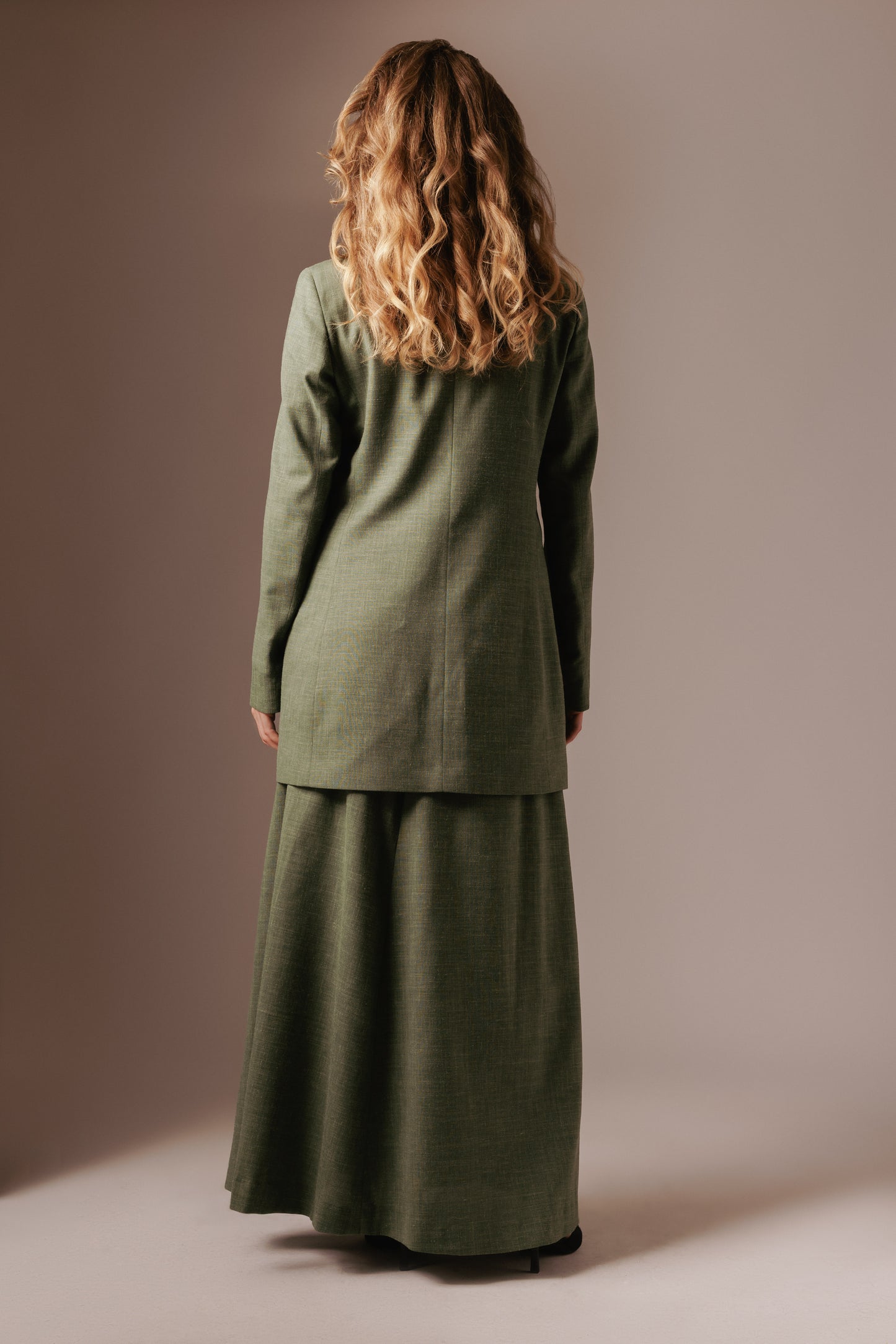 Hannah Blazer Lang - Mosgroen met gouden details