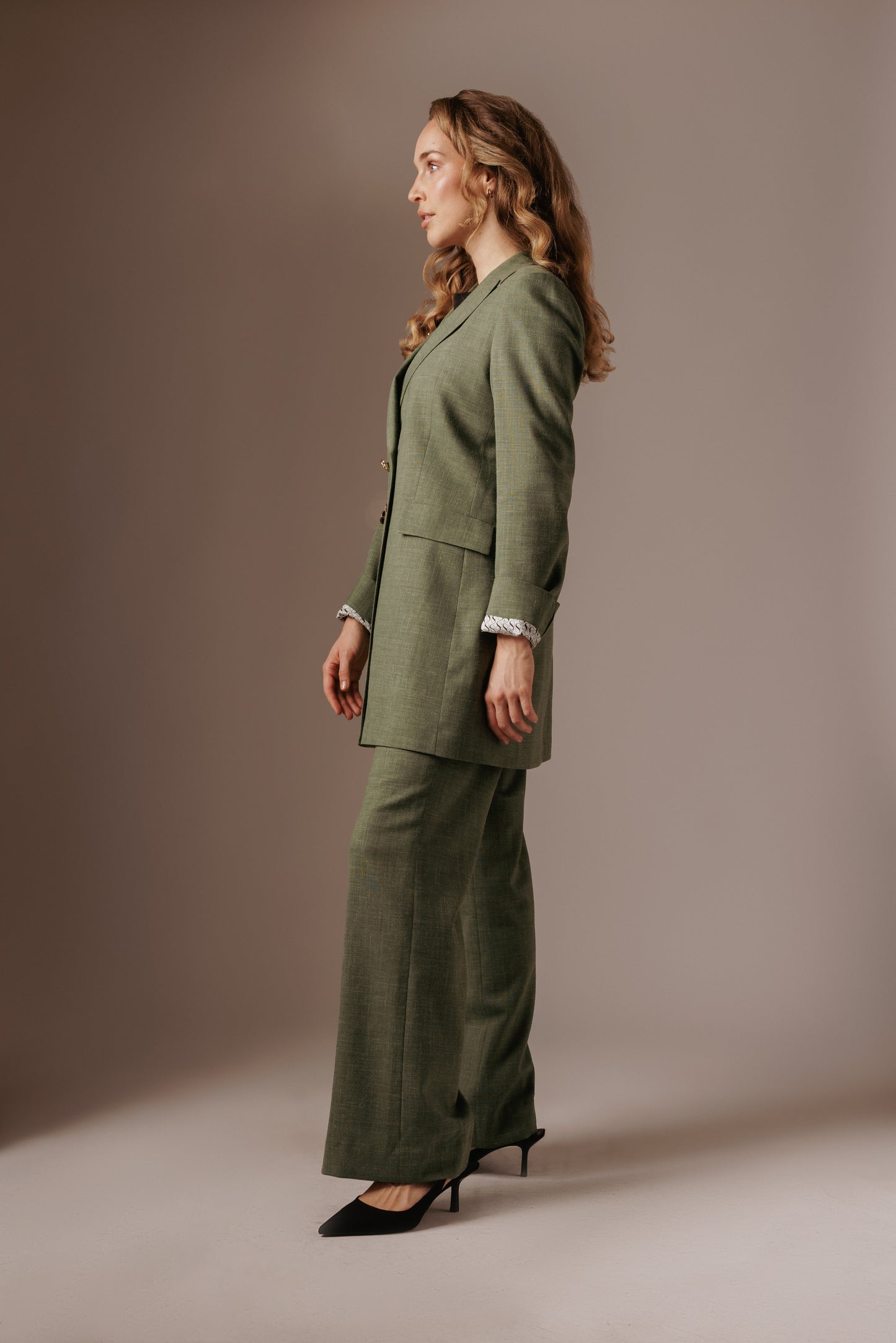 Hannah Blazer Lang - Mosgroen met gouden details